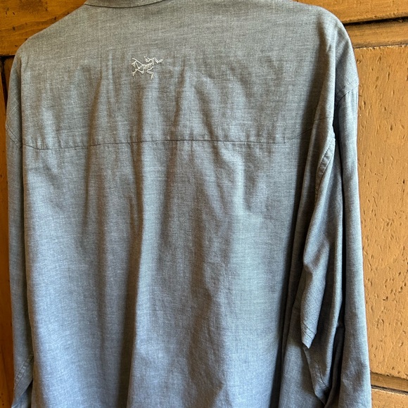 Arc teryx long sleeve shirt with pocket - Picture 6 of 7